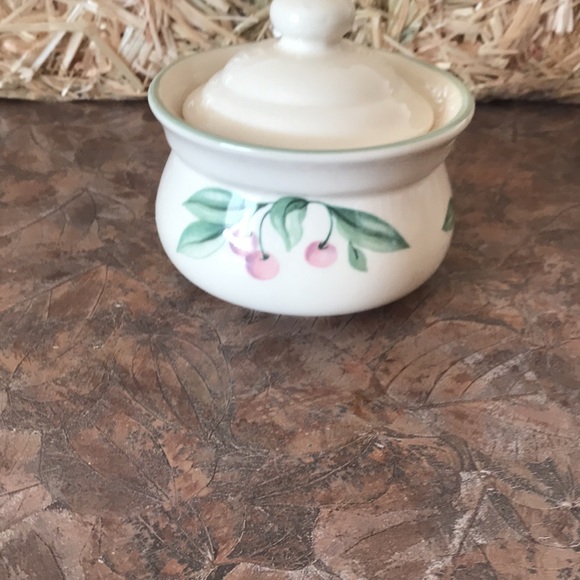 Pfaltzgraff cherry blossom vintage sugar bowl with lid - Picture 10 of 11